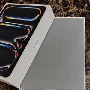 iPad Pro M5 11in Brand New Condition